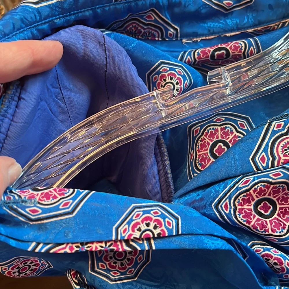 1980’s blouse multi colored shoulder pads. Blousey. Sleeves and waist stretch - Picture 6 of 9